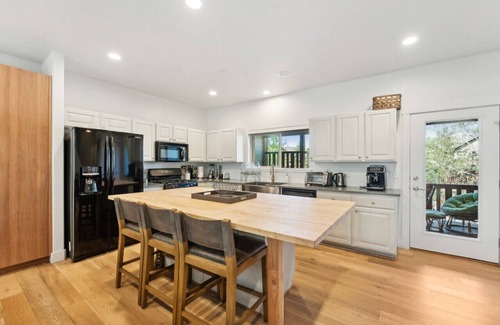 Bear Hollow Village House | 5 Bedroom 4 Bathroom + Hot Tub Minutes from Slopes