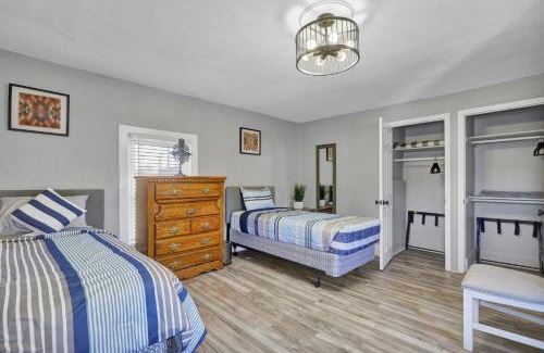 Lansing House | 5 Bedroom, 6 Bed Cozy and Spacious Home