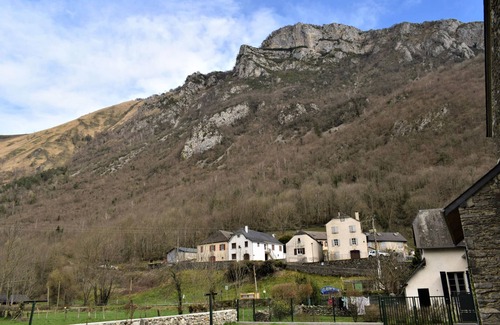 Aste-Beon House | 5 bedroom accommodation in Aste-Béon