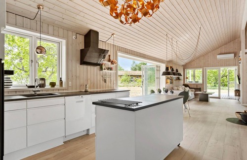 Grenaa House | 5 bedroom awesome home in Grenaa