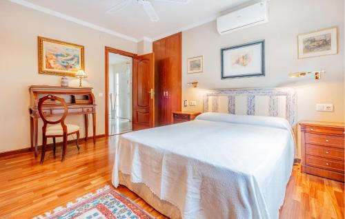 Reus House | 5 Bedroom Awesome Home In Reus