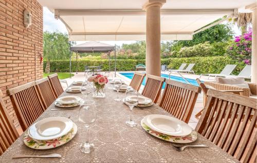 Reus House | 5 Bedroom Awesome Home In Reus