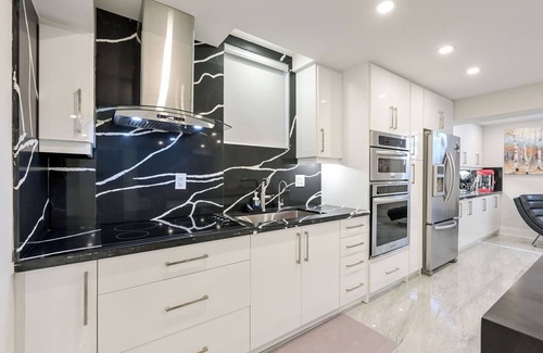 Bolton House | 5-Bedroom Beauty: Your Next Memorable Retreat!
