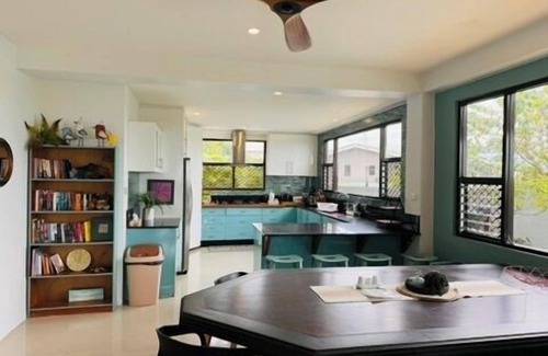 Suva House | 5 bedroom Family Home with great views