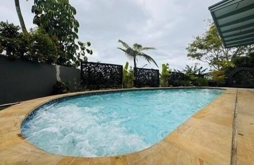 Suva House | 5 bedroom Family Home with great views
