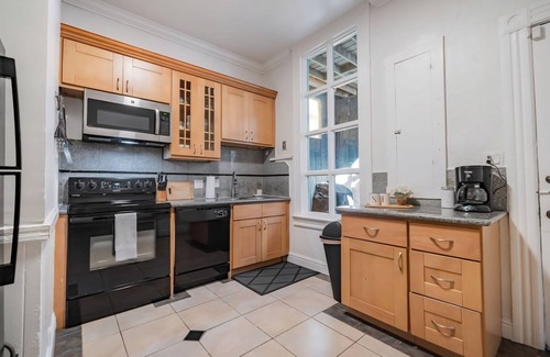 Lower Haight House | 5 Bedroom Golden Gate Park beauty. Minutes away from the Park and much more