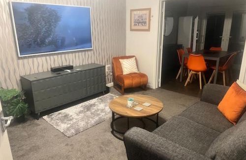 Newcastle-Under-Lyme House | 5 Bedroom House close to Keele, great Gadgets