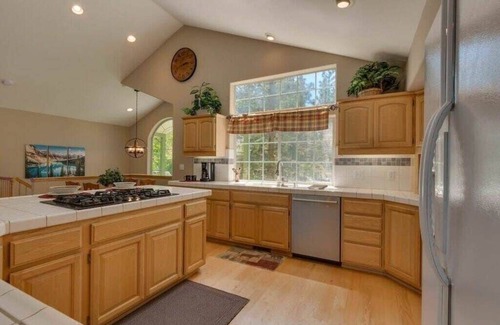 Montgomery Estates House | 5 Bedroom Home - Huge Game Room, Bocce Ball, Amazing Outdoors