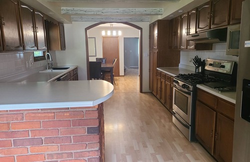 Clear Lake House | 5-bedroom house in awesome Clear Lake with WiFi, AC