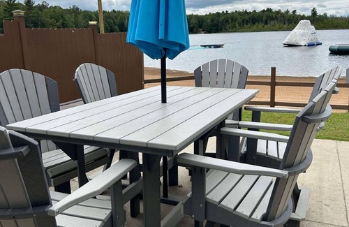 Gresham Condo | 5 Bedroom Lake Condo w/Transportation to the NFL Draft 2025