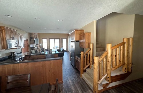 Nisswa Cottage | 5 Bedroom Lake House w/Loft on Beautiful Gull Lake 4-Season Fun Abounds!