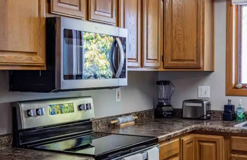 Battle Lake Cabin | 5 Bedroom Lake Retreat On Deer Lake