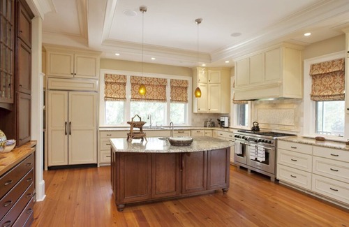 Vanderhorst Plantation House | 5 Bedroom Luxury Home, Pool, one block over to beach path, 8 minute walk