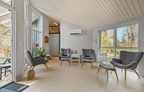 Faarevejle House | 5 Bedroom Nice Home In Fårevejle