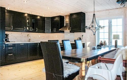 Brekke House | 5 Bedroom Nice Home In Matredal