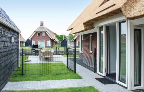 Idskenhuizen House | 5 Bedroom Nice Home In Idskenhuizen