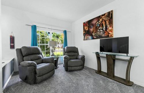Cumbrian Lakes House | 5 Bedroom Pool Home in Gated Community Near Disney