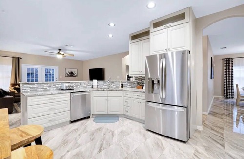 Cibolo House | 5 Bedroom ~Pool ~River Float ~Large Yard, near New Braunfels & S.A.