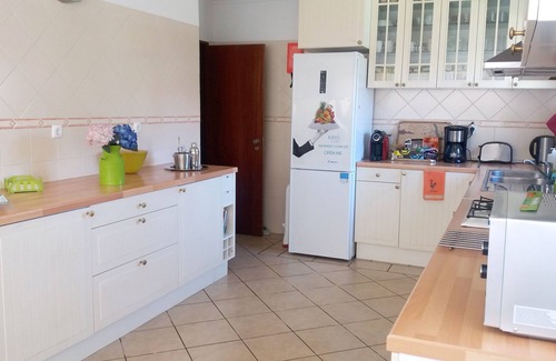 Charneca de Caparica e Sobreda Villa | 5 Bedroom Villa, Private Pool, Near Beach, Golf & Lisbon (WI-Fi)