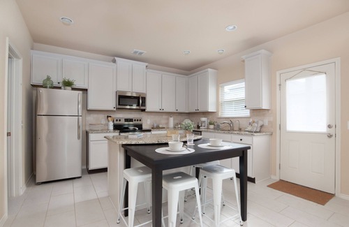San Antonio House | 5 Bedroom, Spacious, Quiet Home Ideal for Families & Professionals Pet-Free