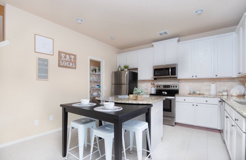 San Antonio House | 5 Bedroom, Spacious, Quiet Home Ideal for Families & Professionals Pet-Free