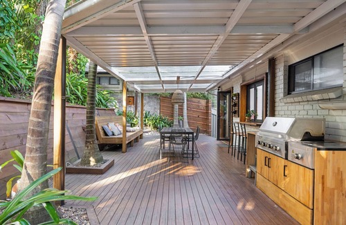 Terrigal House | 5 bedroom Terrigal beach home with district views