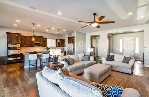 Terramar House | 5-bedroom vacation home 11 minutes from Peoria Sports Complex- Heated Pool