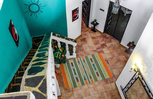 Galu Beach Villa | 5-bedroom Villa - 3 Mins Walk To The Beach