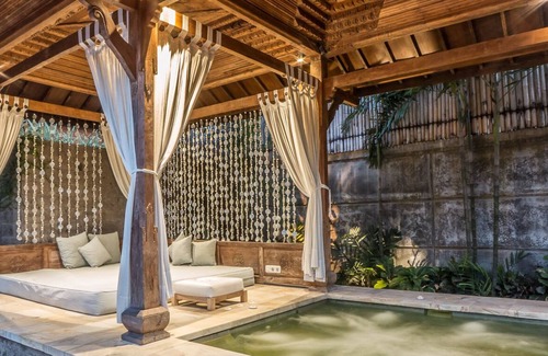 Padangsambian Klod Villa | 5 Bedroom Warm intimate family villa