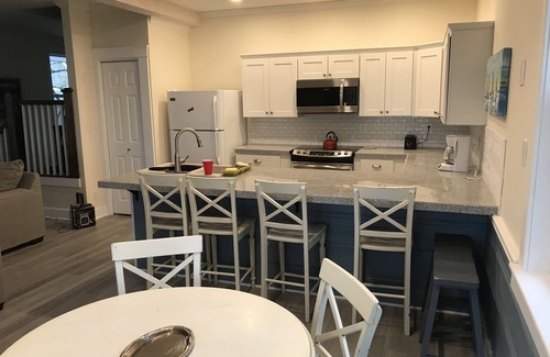 Gypsum House | 5 Bedrooms , 3.5 Bath Lakefront W/80' Private Sandy Beach