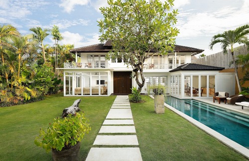 Sunset Road Villa | 5 Bedrooms Private Pool in Seminyak