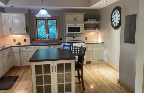 Alanson House | 5 bedrooms steps from Burt Lake. Mins from Petoskey Harbor Springs Indian River