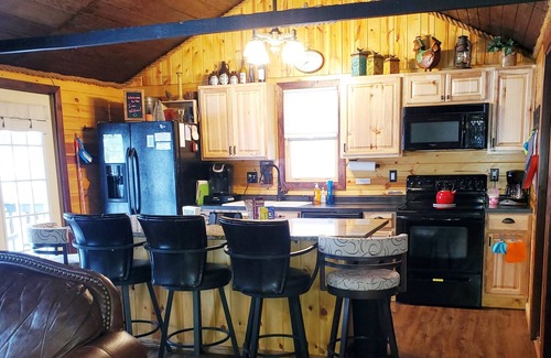 Crosby House | 5 BEDS 2BA Crosby Home Just 4 blocks from Main Street & Bike Trails!