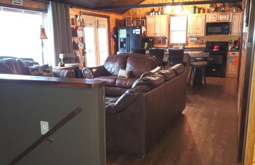 Crosby House | 5 BEDS 2BA Crosby Home Just 4 blocks from Main Street & Bike Trails!