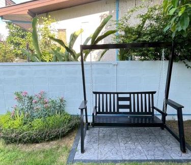 Suan Luang House | 5 beds private garden resort 452sqm Pet relax