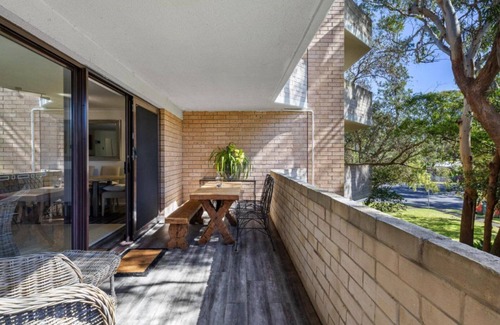 Hawks Nest Apartment | 5 Booneroo, TOP NOTCH