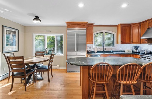 Killington House | 5 BR 3.5 Bath Killington Home with Hot Tub, Huge Dining Table, K1 Parking pass