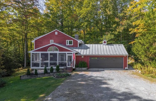 Killington House | 5 BR 3.5 Bath Killington Home with Hot Tub, Huge Dining Table, K1 Parking pass