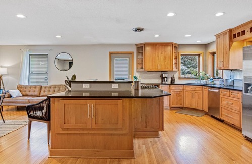 Coon Rapids House | 5 BR Lakeside Retreat w/ Huge Rec Space!