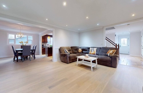 Georgina House | 5 Br Lakeview Detach House With Private Dock,30 Min. From Toronto