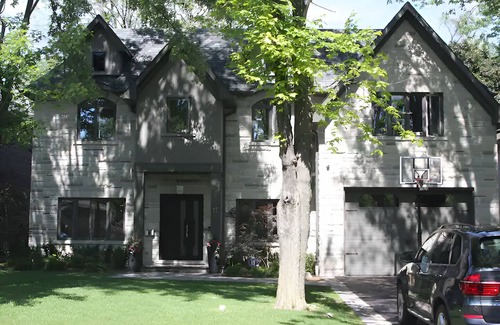 Etobicoke House | 5 BR Large Family Home. Big yard, POOL!