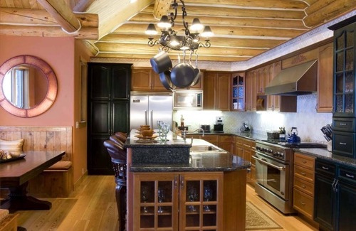 Mountain Village House | 5 BR + Loft Luxury Ski-in & Ski-out Log Home, stunning mountain views, hot tub