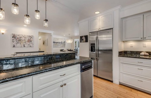 Aspen House | 5 BR Updated Aspen Home - Stunning Views