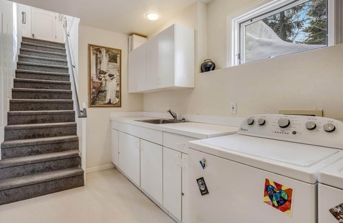 Aspen House | 5 BR Updated Aspen Home - Stunning Views