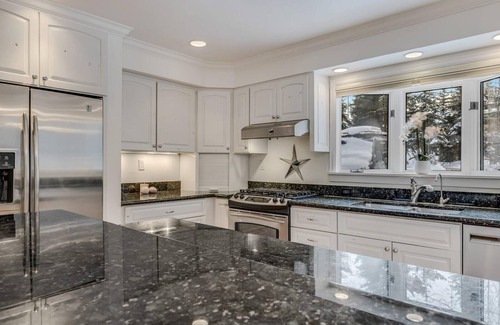 Aspen House | 5 BR Updated Aspen Home - Stunning Views