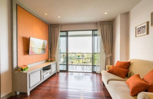 Bang Lamung Apartment | 5★BRIGHT SEA VIEW FAMILY ROOM WITH JACUZZI TUB