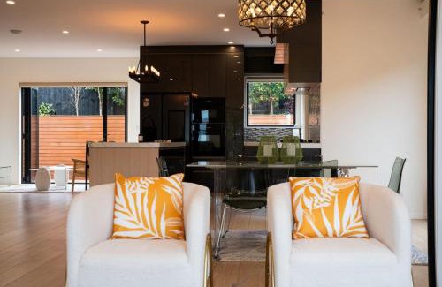 Epsom House | 5 BRM Luxurious Bungalow - Epsom