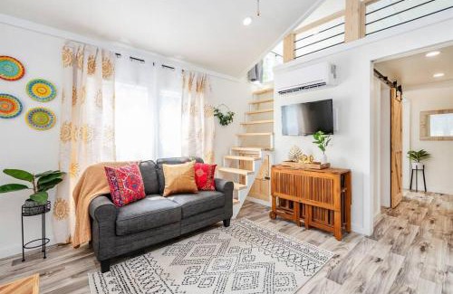 Guntersville Apartment | 5 Cozy Casita Lux Tiny House, Firepit, 5 Mins To Downtown Guntersville