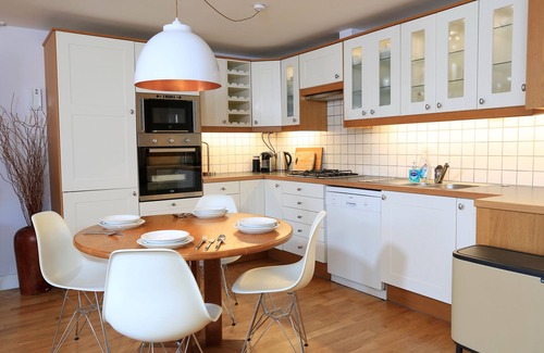 Dartmouth Cottage | 5 DARTMOUTH HOUSE, pet friendly in Dartmouth