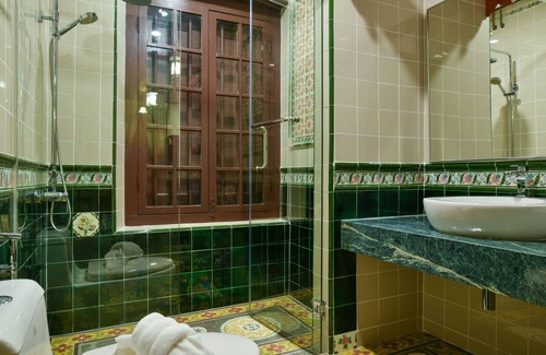 Taman Kota Laksamana Hotel | 5 Heeren